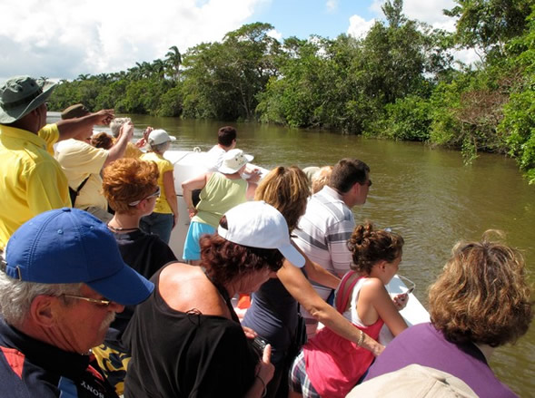 altun-ha-mayan-river-wallace-belize