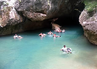 belize-cave-tubing